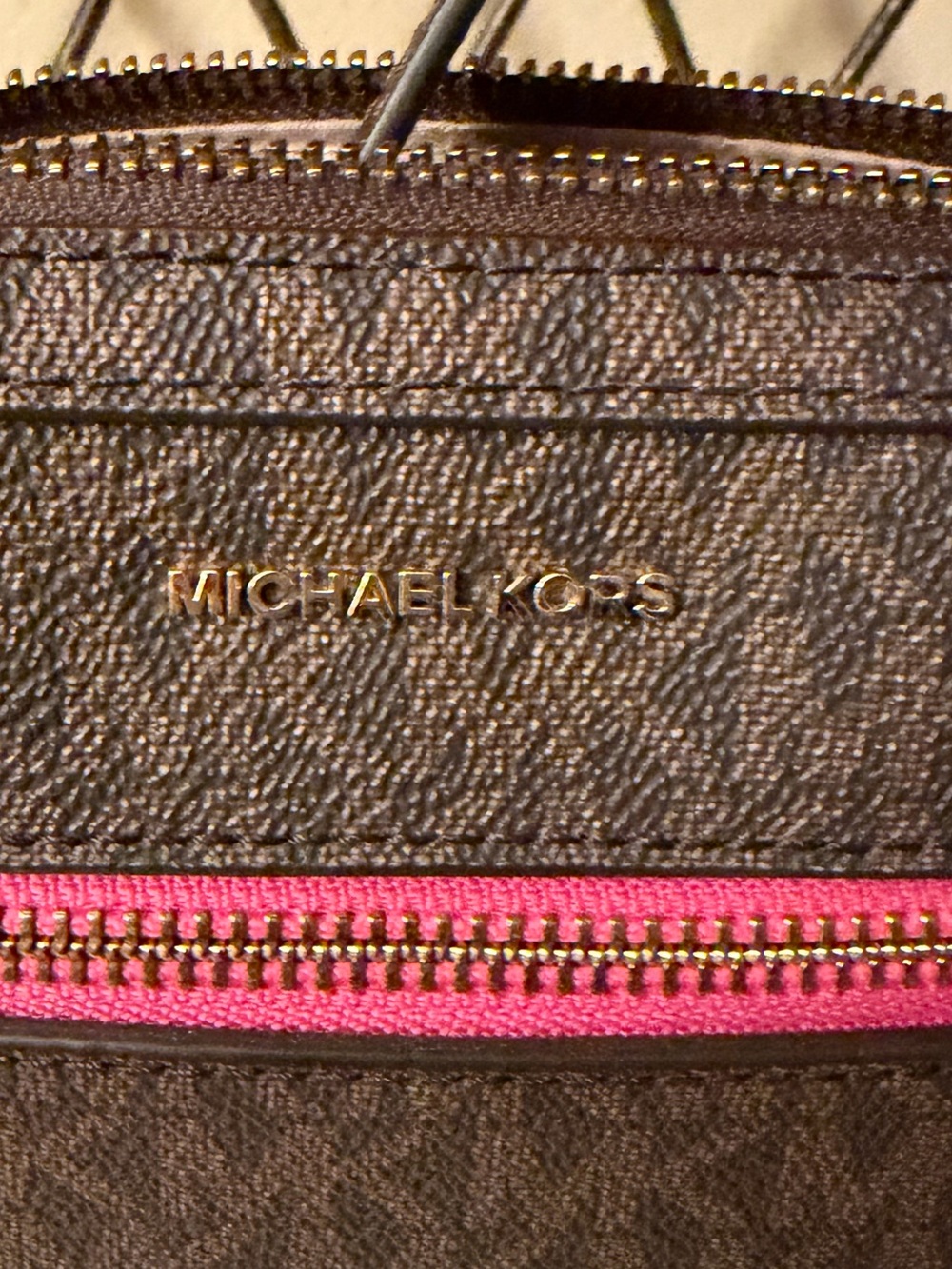 Michael Kors Signature Jet Set “Camera”Crossbody. Nwot - Picture 3 of 7